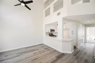 Photo #1: 2590143 Listing