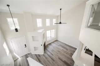 Photo #2: 2590143 Listing