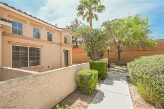 Photo #5: 2590143 Listing