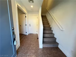 Photo #1: 2590158 Listing 