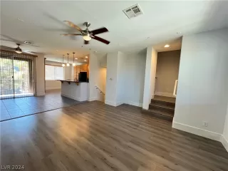 Photo #5: 2590158 Listing 