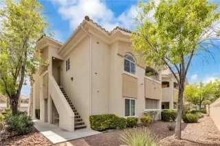 Photo #1: 2590162 Listing