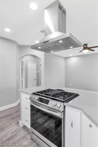 Photo #4: 2590162 Listing