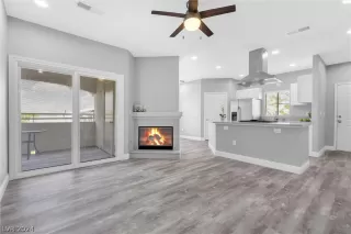 Photo #5: 2590162 Listing