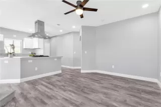 Photo #6: 2590162 Listing