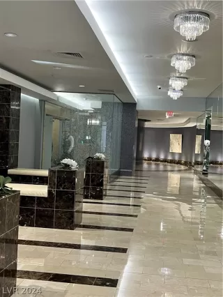 Photo #3: 2590192 Listing 