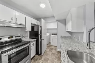 Photo #4: 2590197 Listing