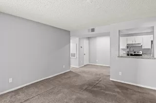 Photo #5: 2590197 Listing