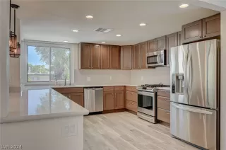 Photo #1: 2590230 Listing