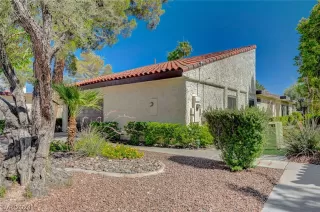 Photo #3: 2590230 Listing