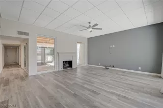 Photo #6: 2590230 Listing