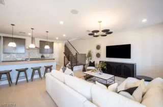 Photo #3: 2590231 Listing 