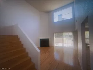 Photo #1: 2590236 Listing 