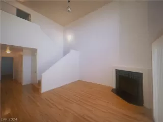 Photo #2: 2590236 Listing 