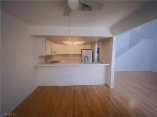 Photo #5: 2590236 Listing 