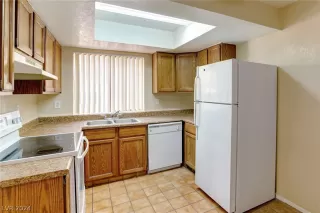 Photo #4: 2590239 Listing 