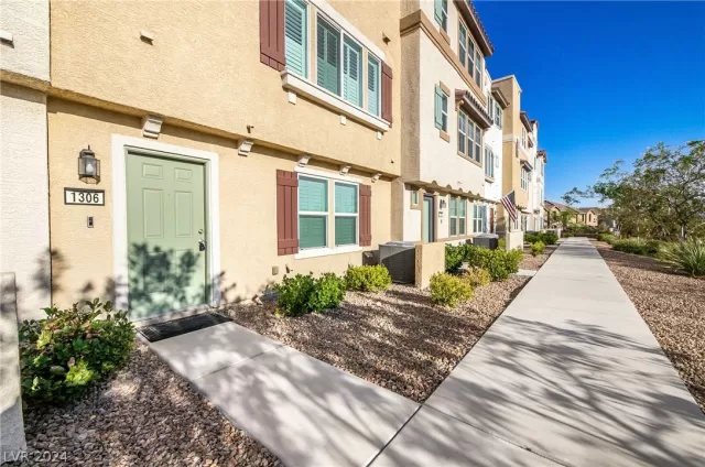 MLS: 2590242 Condo For Sale
