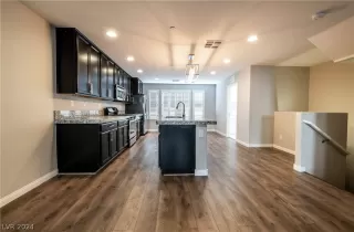 Photo #6: 2590242 Listing 