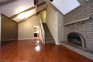 Photo #6: 2590246 Listing 