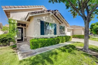 Photo #1: 2590278 Listing