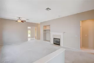 Photo #4: 2590278 Listing