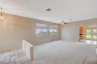 Photo #6: 2590278 Listing