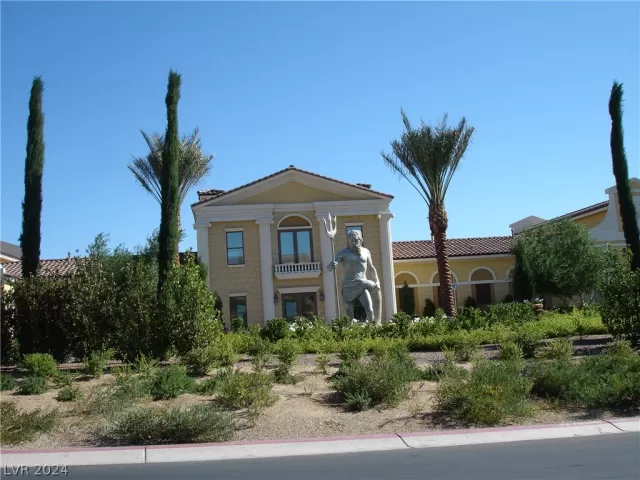 MLS: 2590279 Condo For Sale