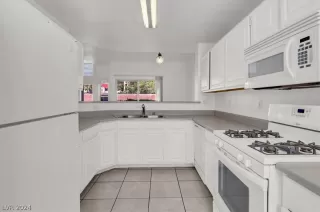 Photo #4: 2590289 Listing 