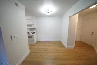 Photo #6: 2590290 Listing 