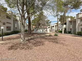 Photo #1: 2590295 Listing 