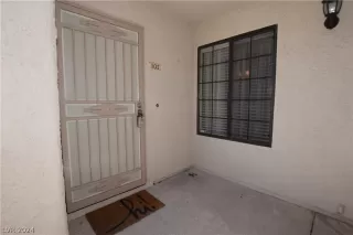 Photo #1: 2590296 Listing