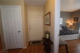 Photo #3: 2590296 Listing