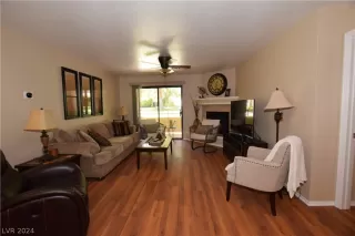 Photo #5: 2590296 Listing