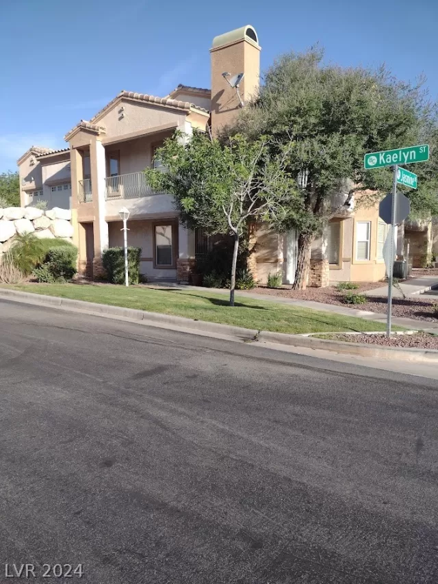 MLS: 2590305 Condo For Sale