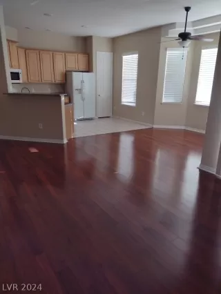 Photo #2: 2590305 Listing 