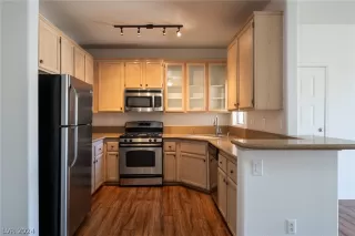 Photo #4: 2590307 Listing