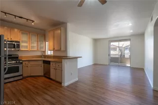 Photo #5: 2590307 Listing