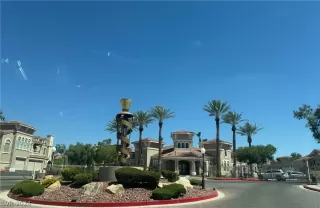 Photo #2: 2590315 Listing