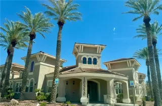 Photo #3: 2590315 Listing