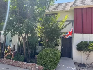 Photo #1: 2590316 Listing