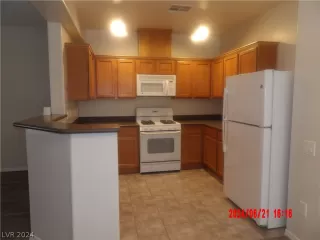 Photo #6: 2590331 Listing 