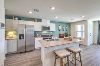 Photo #6: 2590350 Listing