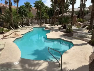 Photo #4: 2590362 Listing 