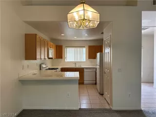 Photo #6: 2590362 Listing 