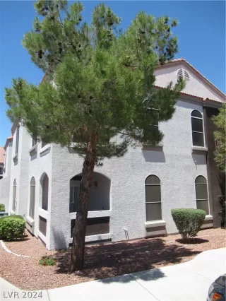 Photo #1: 2590367 Listing 