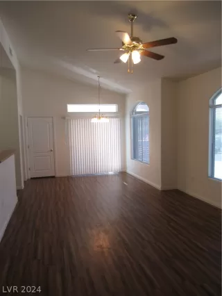 Photo #2: 2590367 Listing 