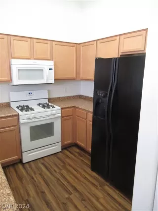 Photo #6: 2590367 Listing 