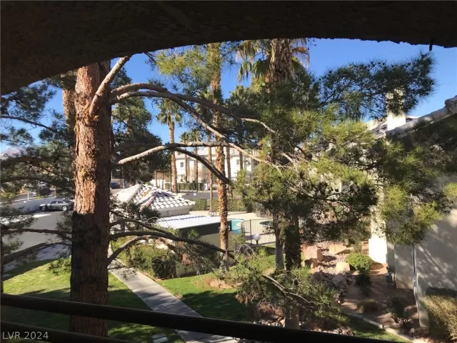 MLS: 2590368 Condo For Sale