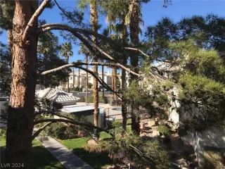 Photo #1: 2590368 Listing 