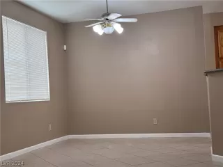 Photo #3: 2590378 Listing